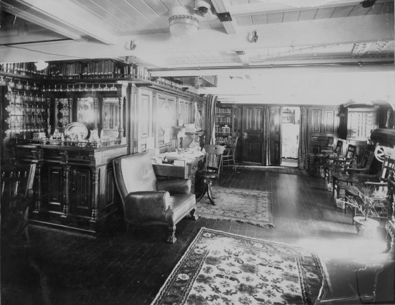 OLYMPIA-Capt Cabin_99_Crop